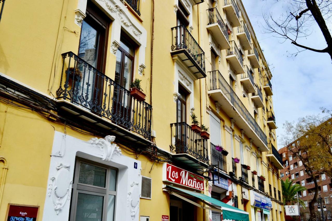 Hola Valencia - Holiday Apartments Exteriör bild